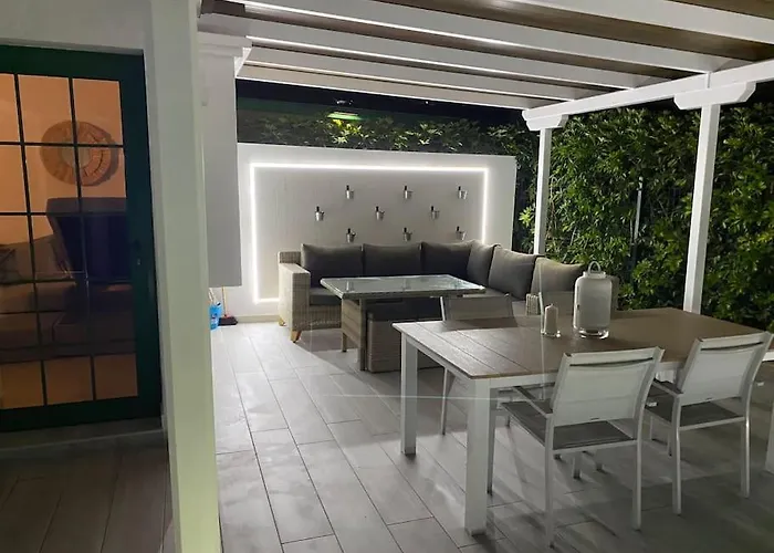 Luxury 2 Bedroom With Private Pool Feriehus